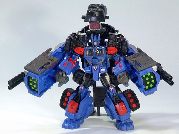 KO Maketoys Battletanker Upgrades For  Ultra Magnus  (1 of 22)